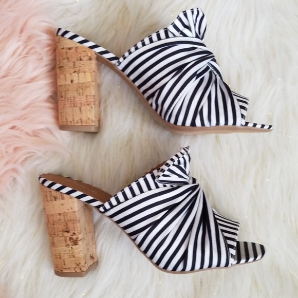 2 LEFT! 🎉HP🎉Black/White Striped Heeled Mules - Picture 4 of 7